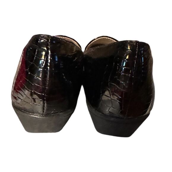 Dr. Leonard’s Xtra-Flex Wedge Loafer. Faux Croc, Black. Size 6 - Picture 5 of 6